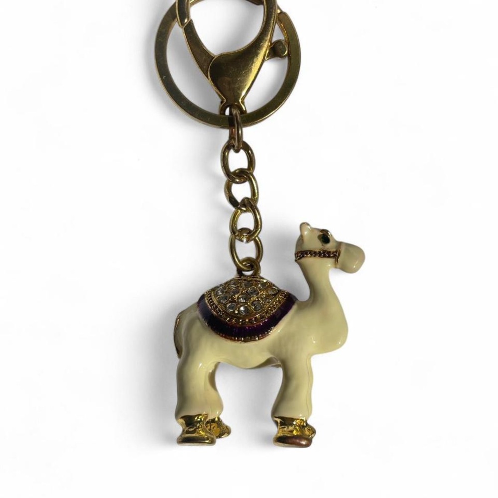 Pakistani Gold Rhinestone Camel Keychain - Picture 5 of 5